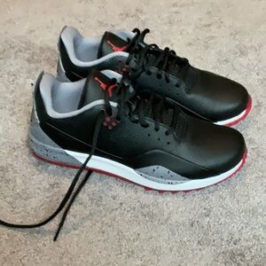 New never worn Jordan golf shoes men’s size 8 / women’s size 10